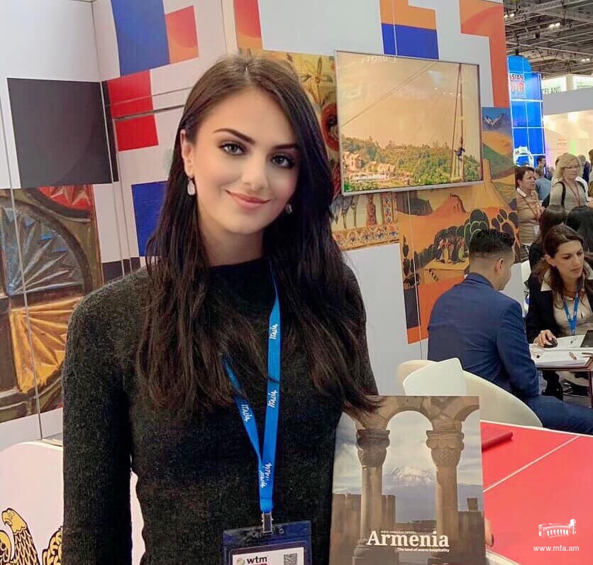 Ամբողջ ալբոմ